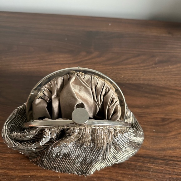 BEADED CLUTCH - Picture 3 of 3